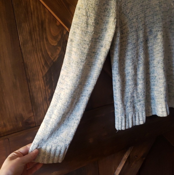 Light blue luxury soft knit sweater medium nwot - Picture 2 of 9